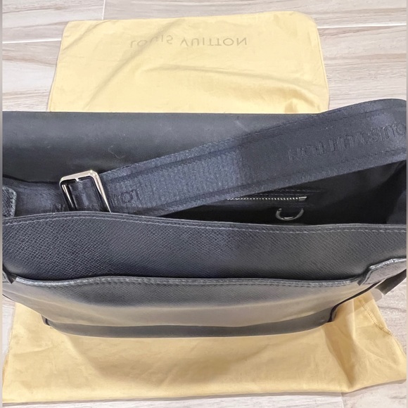 Louis Vuitton messenger bag - Picture 4 of 10
